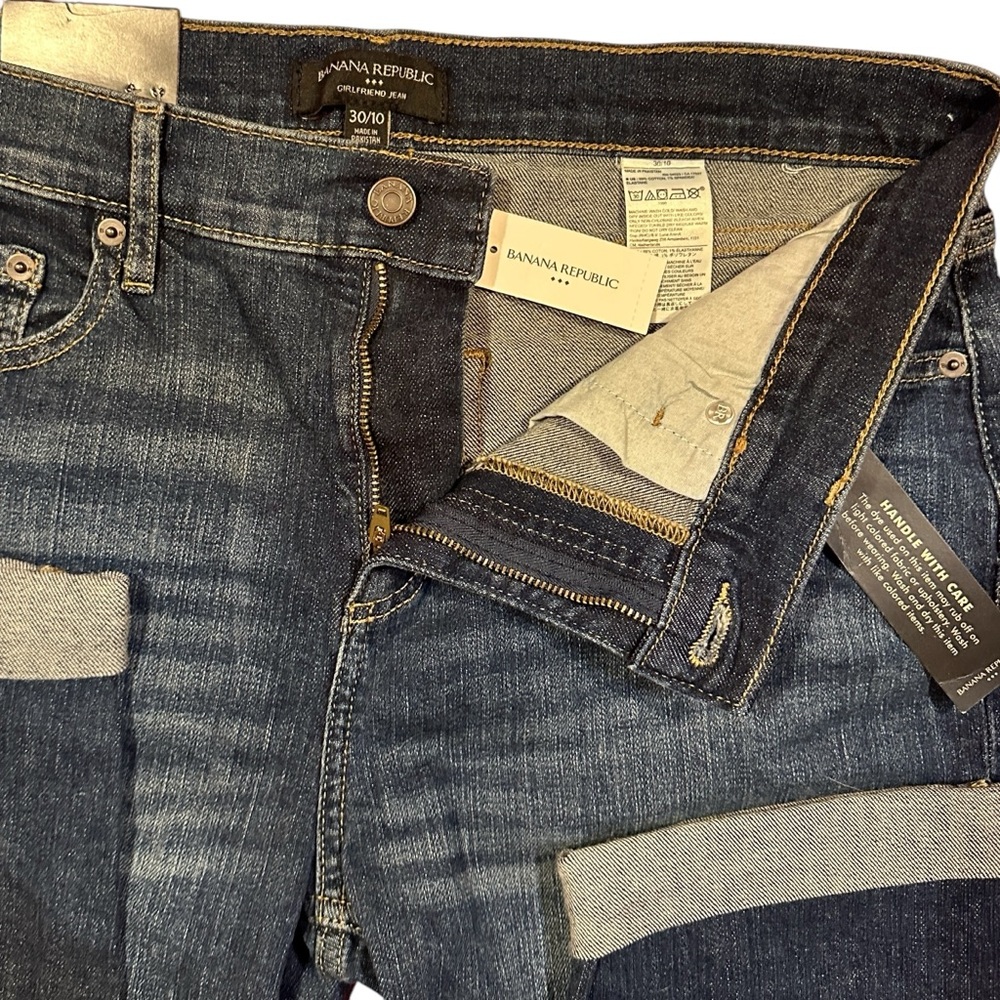 NWT BANANA REPUBLIC Girlfriend Jeans Dark Wash Blue Size 30/10 Cuffed Hems - Picture 8 of 10